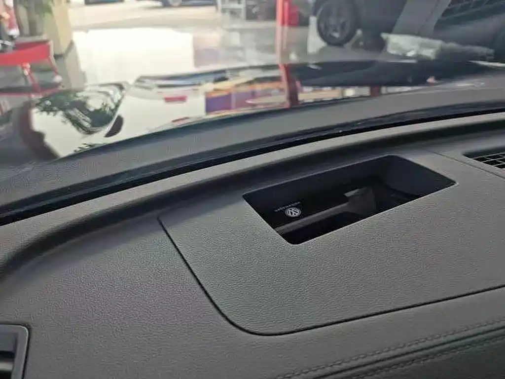 Фото 7 - Volkswagen Tiguan L