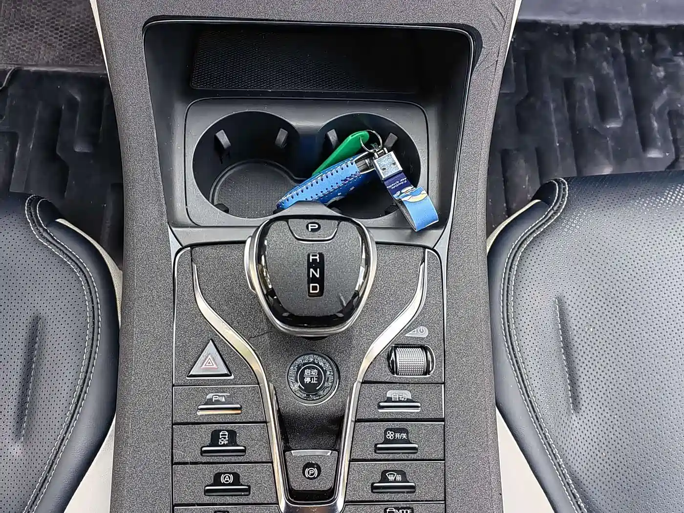 BYD Qin PLUS 2023 Champion Edition DM-i 55KM Leading фото 17