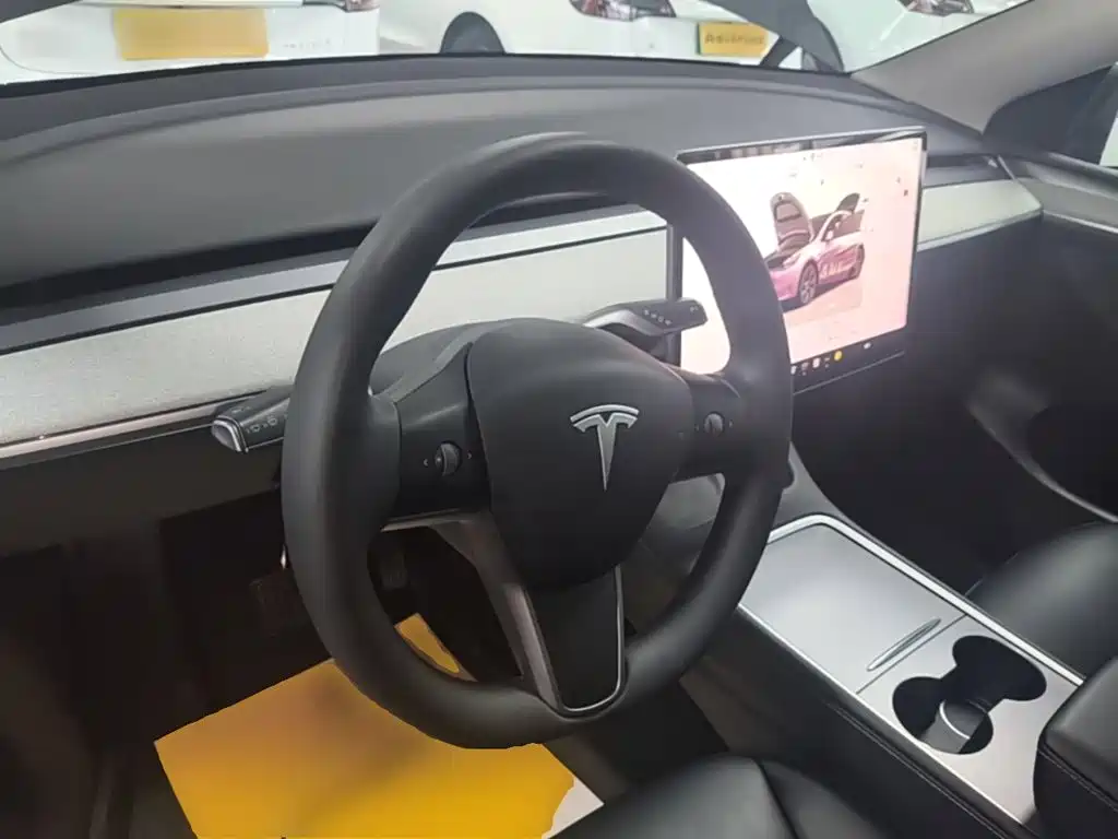 صورة 11 - Tesla Model Y