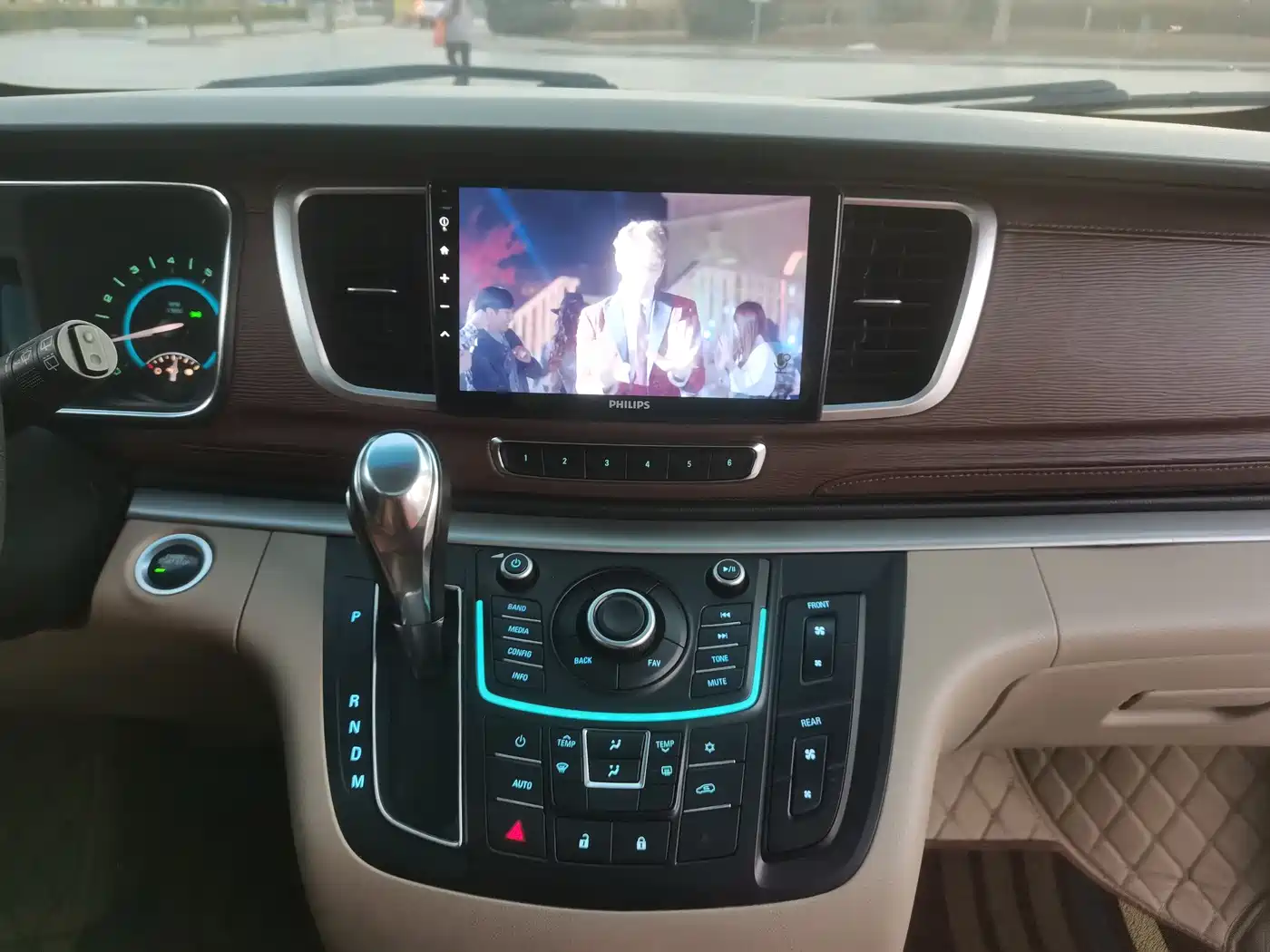 Buick GL8 2014 2.4L CT Luxury Business Comfort фото 13