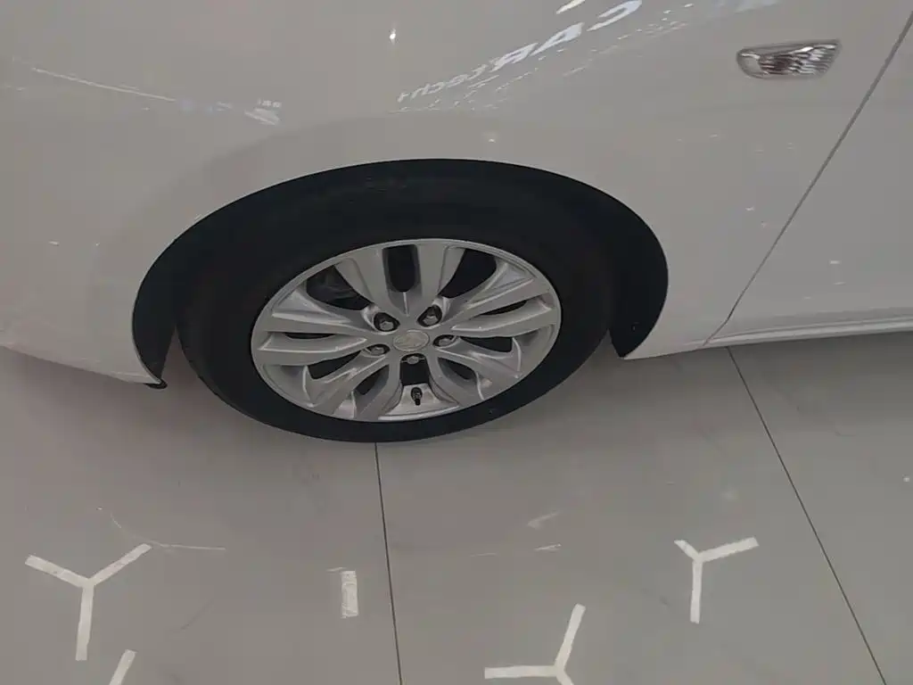Фото 23 - Buick Excelle