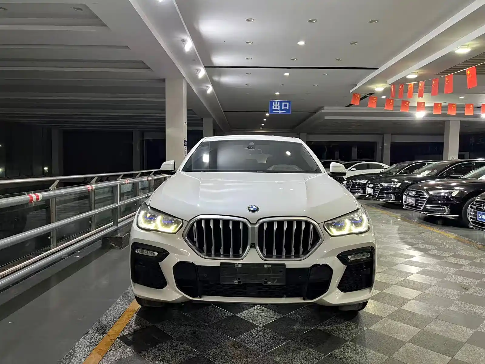 Photo 2 - BMW X6
