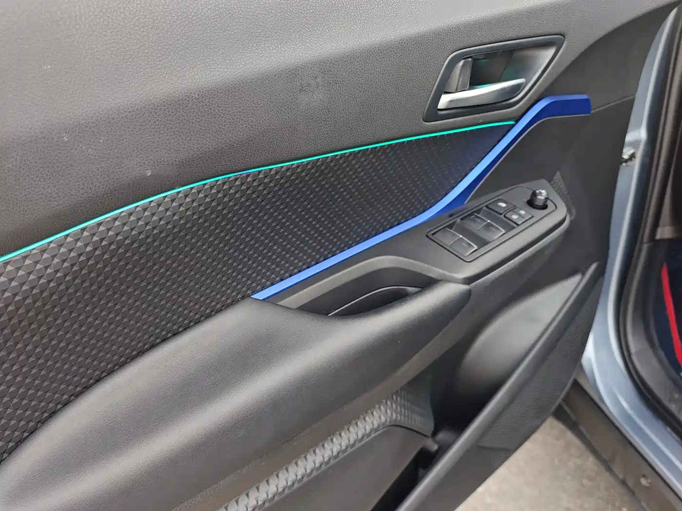 Toyota C-HR 2021 2.0L Luxury Edition фото 4