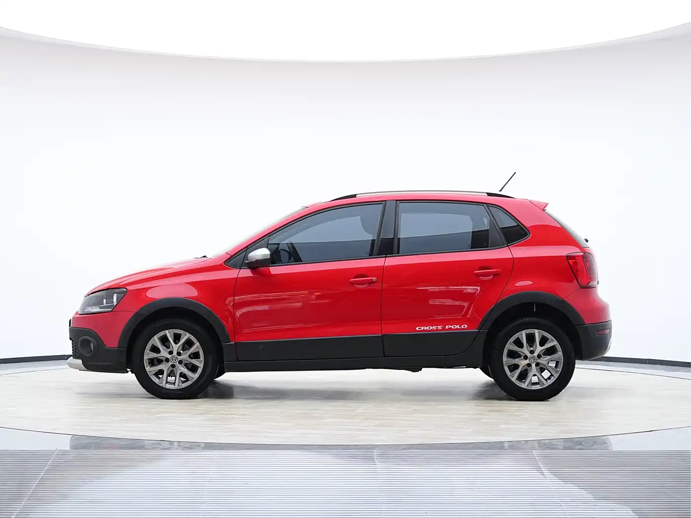 Volkswagen Polo 2014 1.6L Cross Polo Automatic фото 6