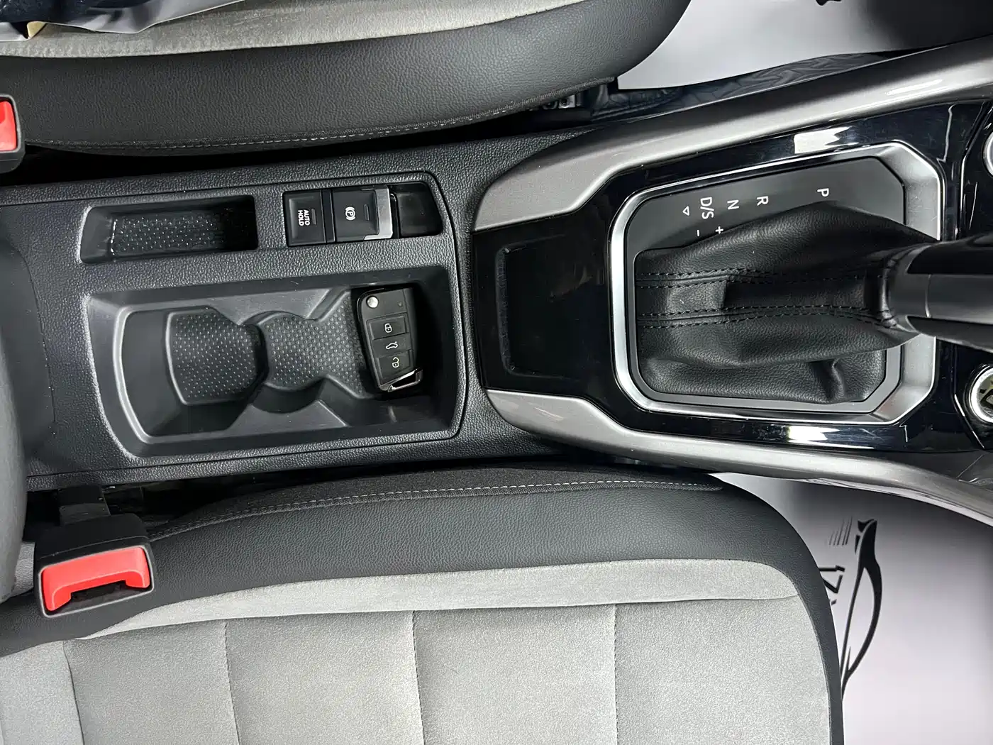 VOLKSWAGEN T ROC EXPLORING SONGS