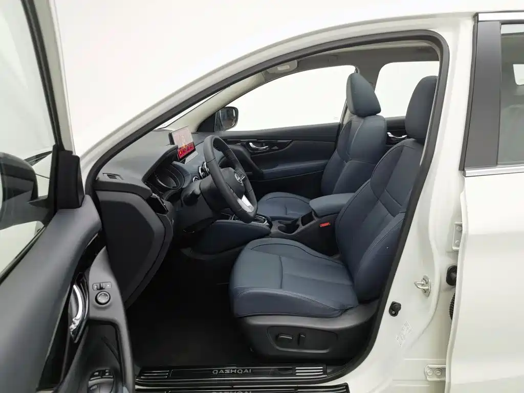 Nissan Qashqai 2025 2025 Facelift Honor 2.0L CVT XV+ Leading Edition