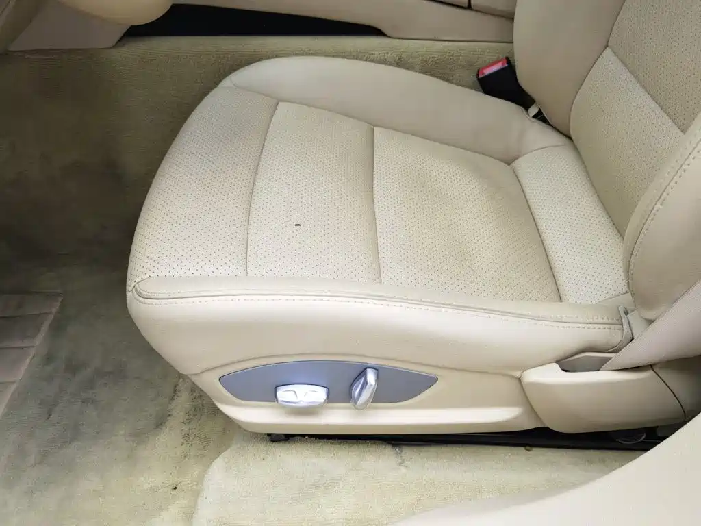 Porsche Panamera 2011 2010 Panamera 4 3.6L