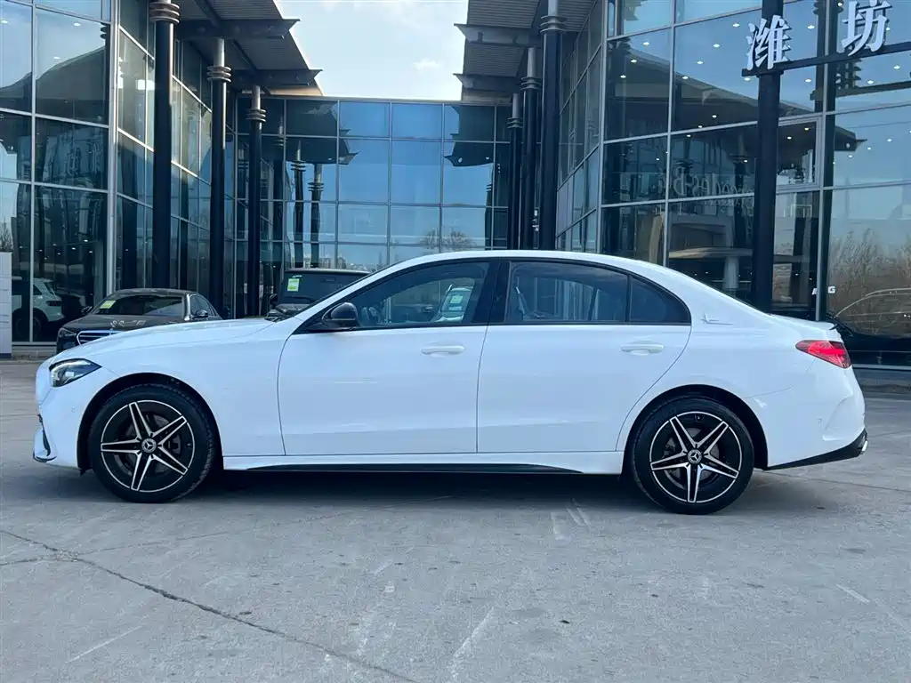 Mercedes-Benz C-Class 2025 C 260 L Night Sport Edition фото 6