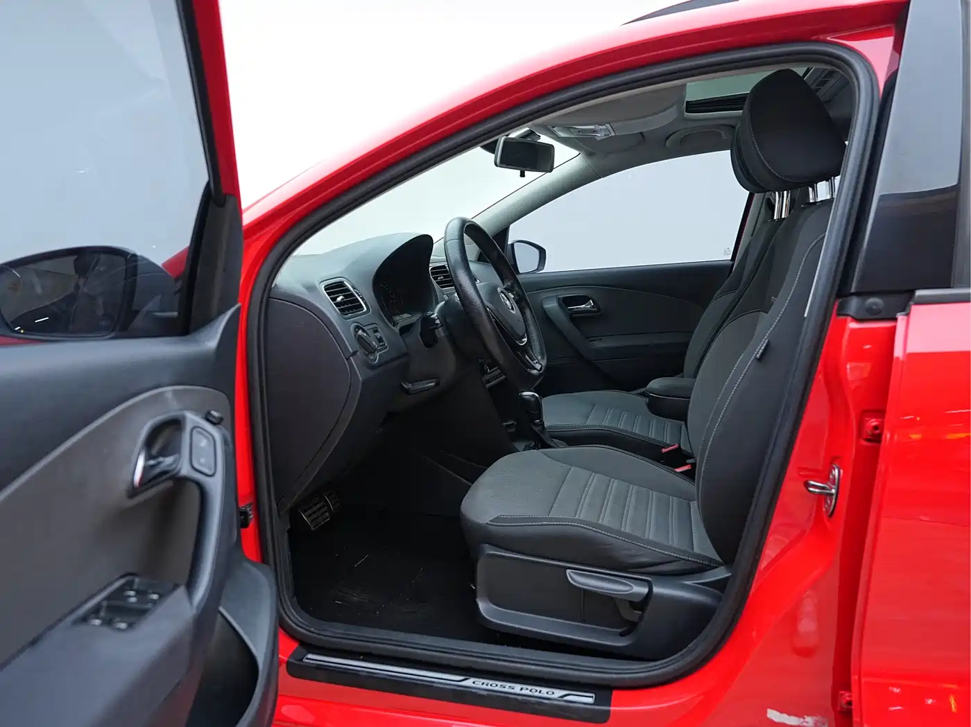 Volkswagen Polo 2014 1.6L Cross Polo Automatic фото 10