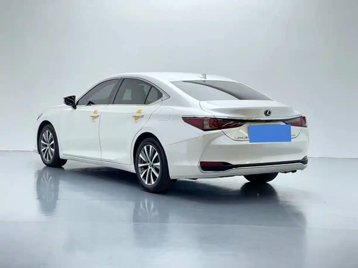 Lexus ES 2018 200 Excellence Edition China V фото 4