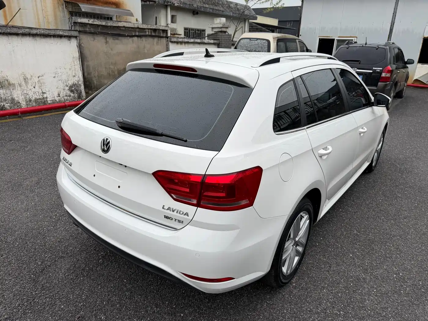 Volkswagen Lavida Tour 2017 180TSI DSG Comfort Edition фото 5