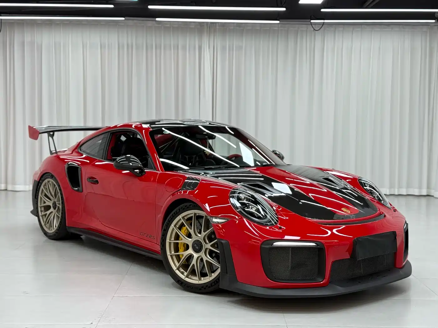 Porsche 911 2018 GT2 RS 3.8T фото 2