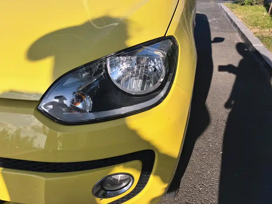 2016 Volkswagen up!