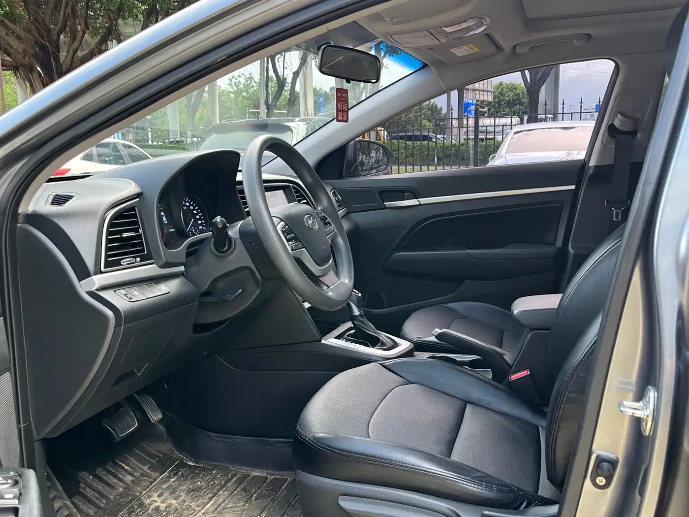 Hyundai Elantra 2016 Model 1.6L Automatic Smart Elite фото 7