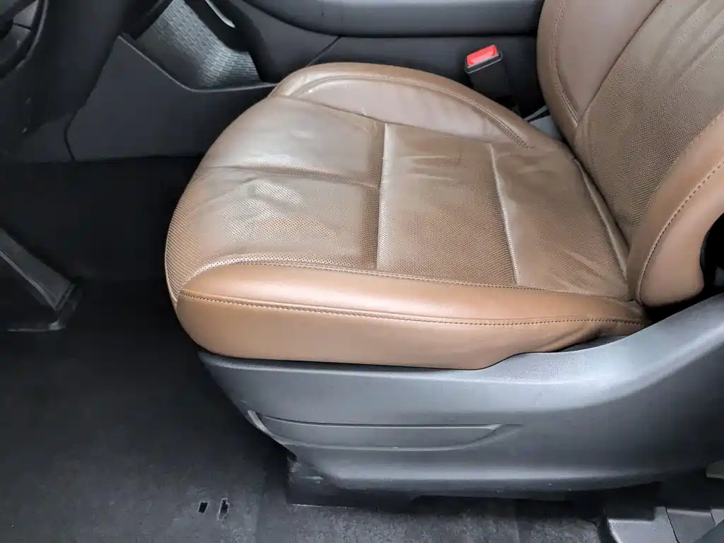 Photo 20 - Lincoln Aviator