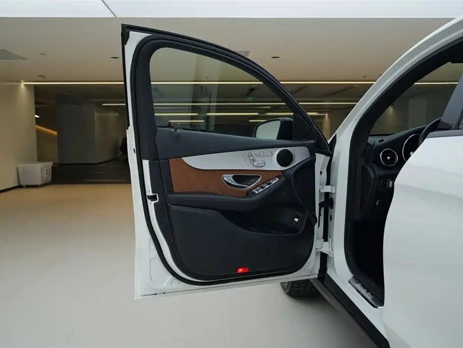 MERCEDES-BENZ GLC COUPE