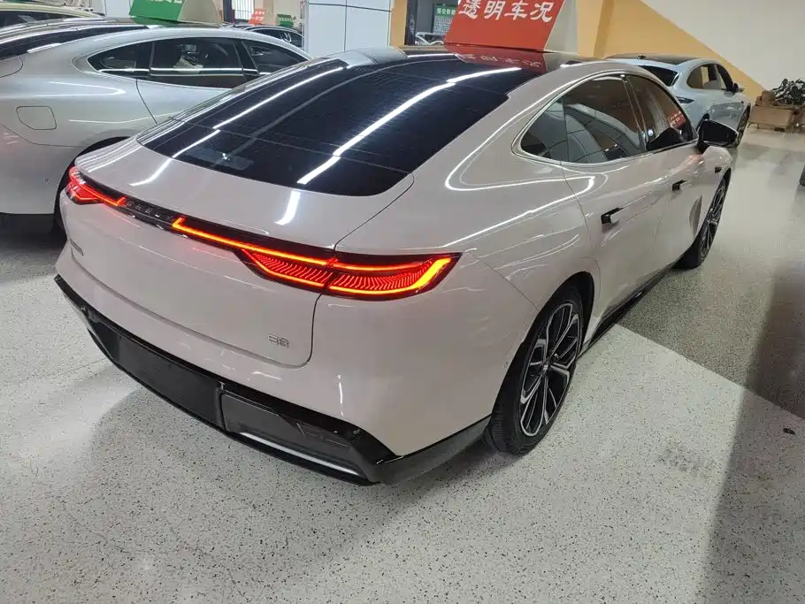 Geely Galaxy Galaxy E8 2025 2025 575km Exploration Smart Drive Edition