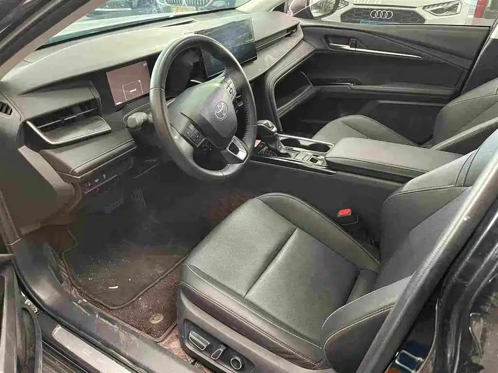 Toyota Camry 2025 Dual Engine 2.0HG Glory Edition фото 2