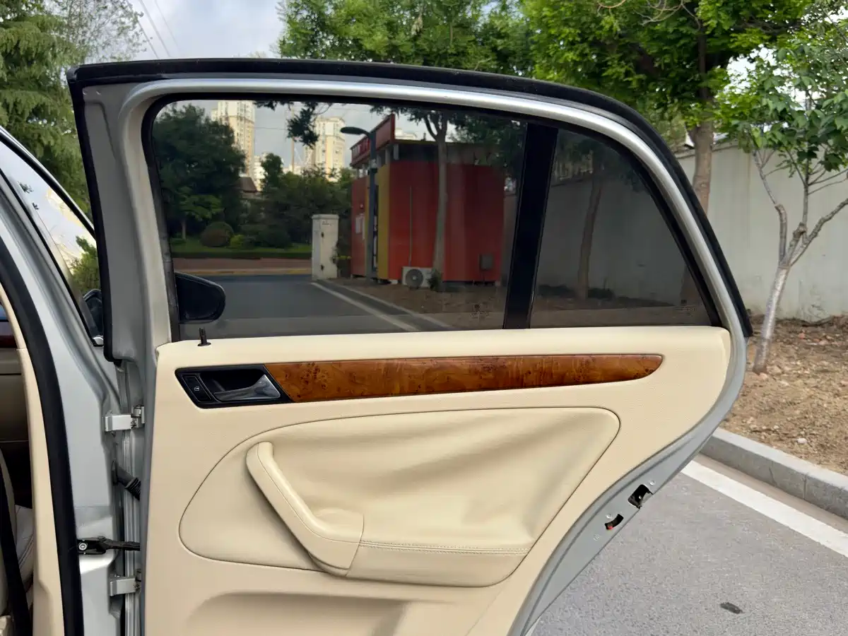 Volkswagen Bora 2008 Model 1.6L Automatic Comfort фото 19
