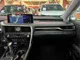 Фото 11 - Lexus RX