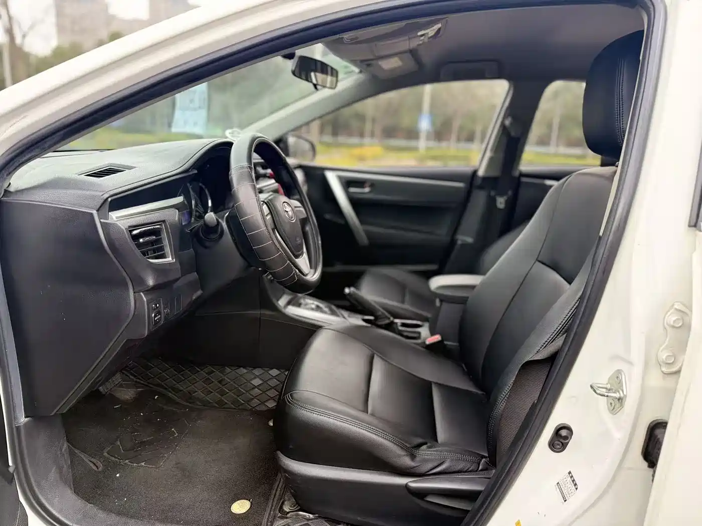 Toyota Corolla 2014 1.6L CVT GL фото 9