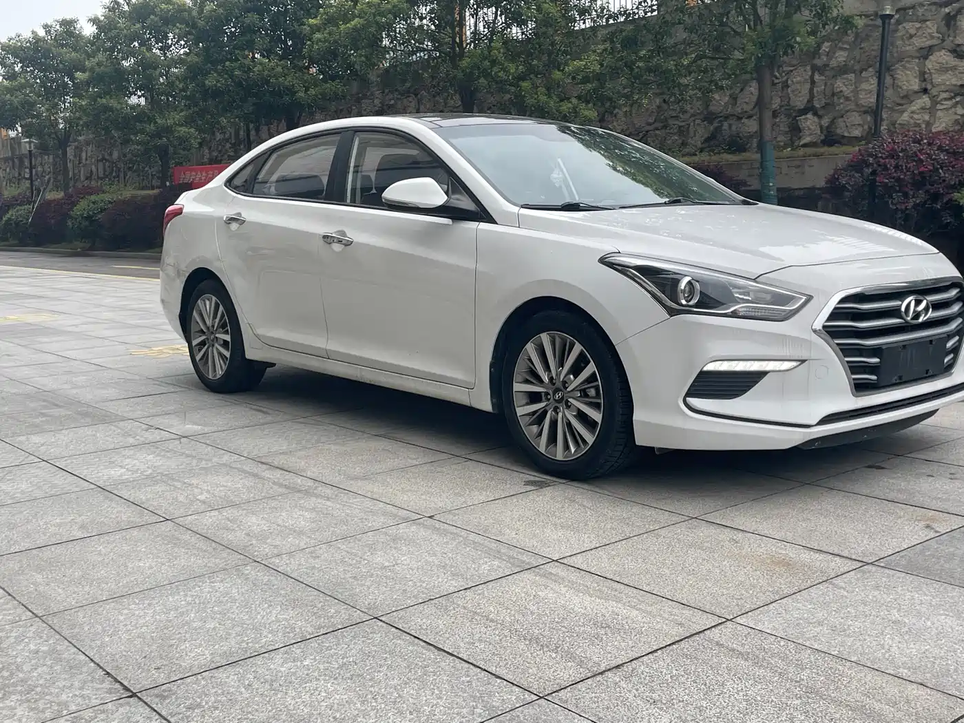 HYUNDAI NAME PICTURE