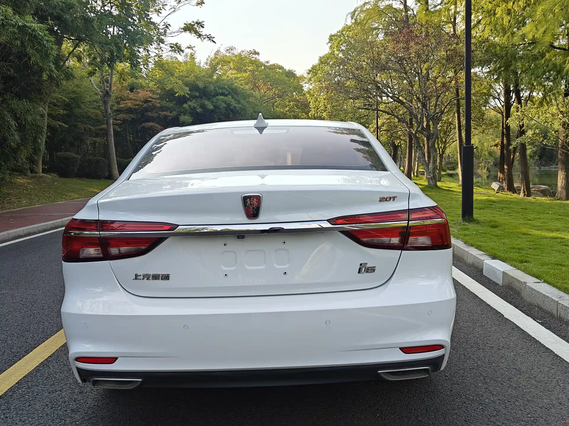 Фото 6 - Roewe i6