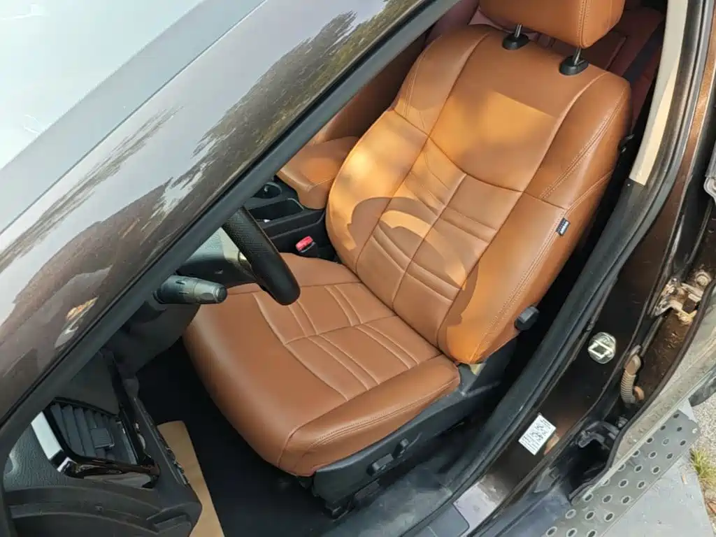 Фото 15 - Dongfeng Fengdu MX5