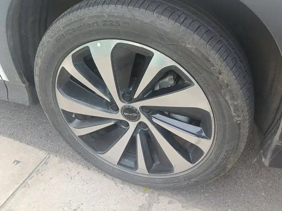 Photo 6 - BYD Song PLUS PHEV