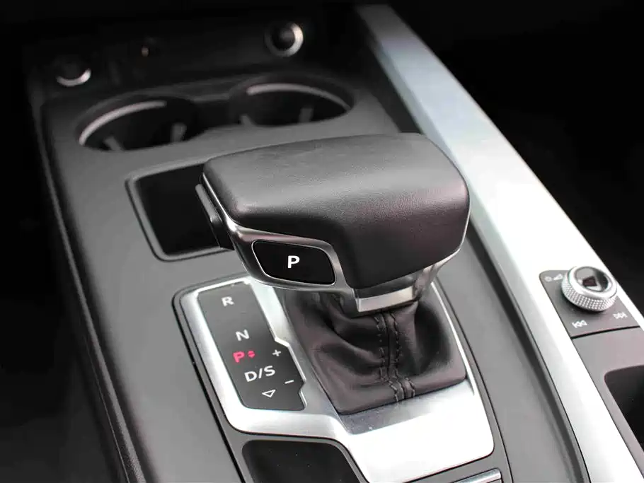 Audi A4L 2020 40 TFSI Luxury Dynamic фото 9