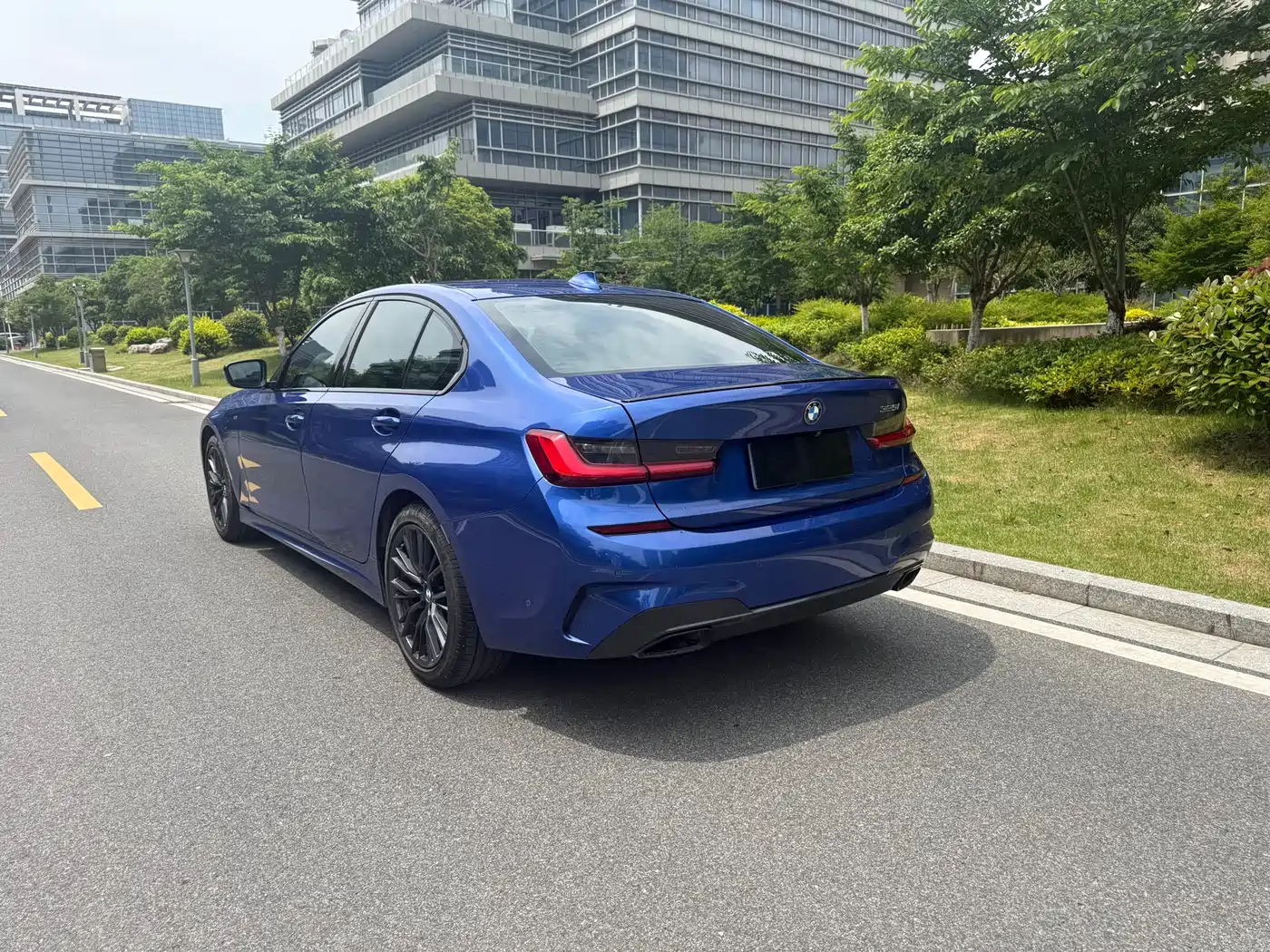 BMW 3 Series 2020 Facelift 325i M Sport Night Edition фото 4