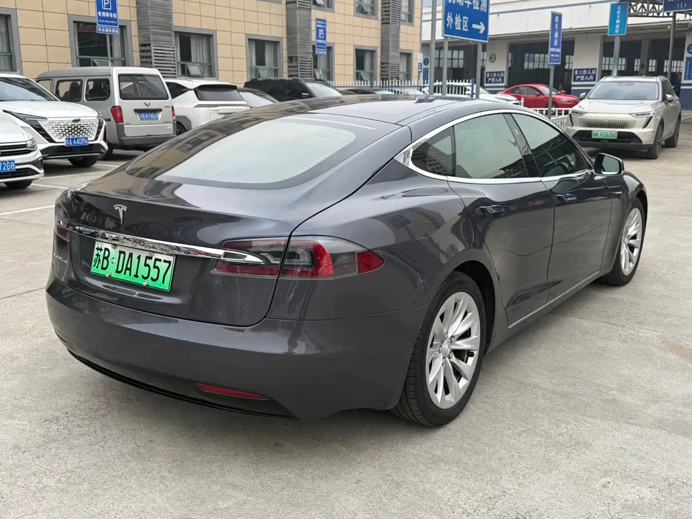 TESLA MODEL S