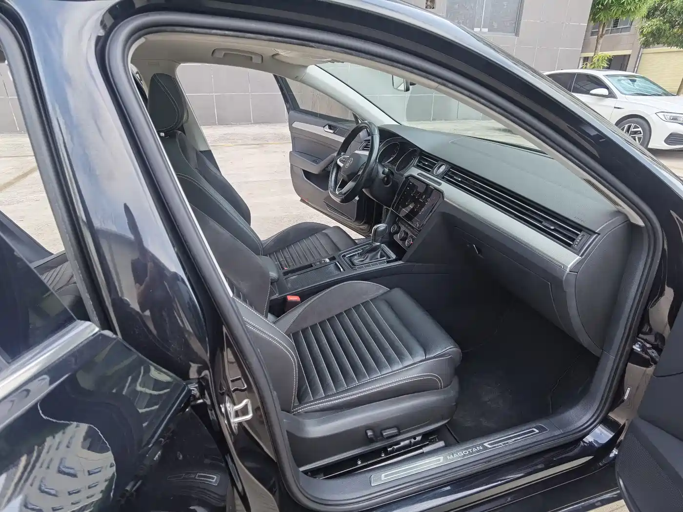Volkswagen Magotan 2020 280TSI DSG Leading фото 12