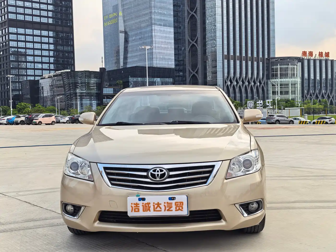 Photo 2 - Toyota Camry