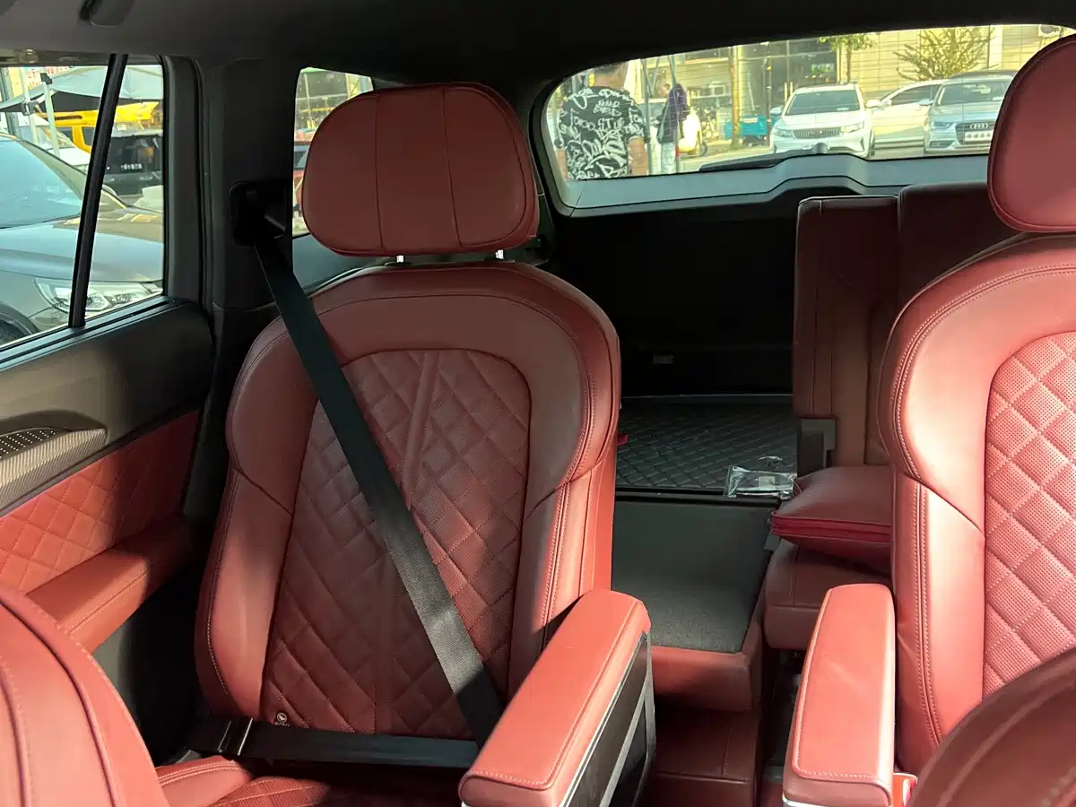Audi Q6 2024 2024 45 TFSI quattro Black Warrior Edition 6-seater