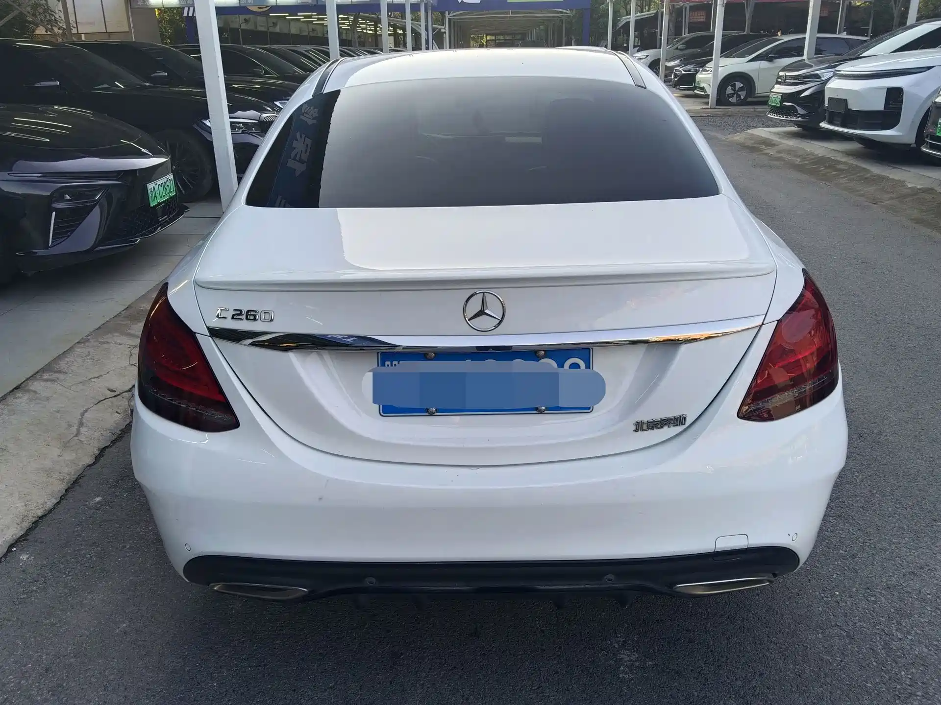 صورة 8 - Mercedes-Benz C-Class