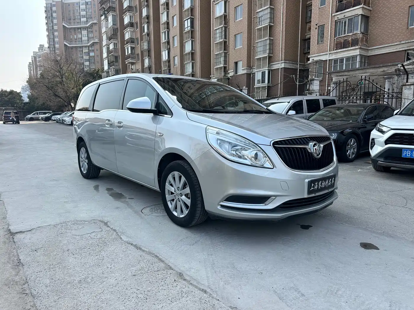 Buick GL8 2018 28T Comfort China VI фото 3
