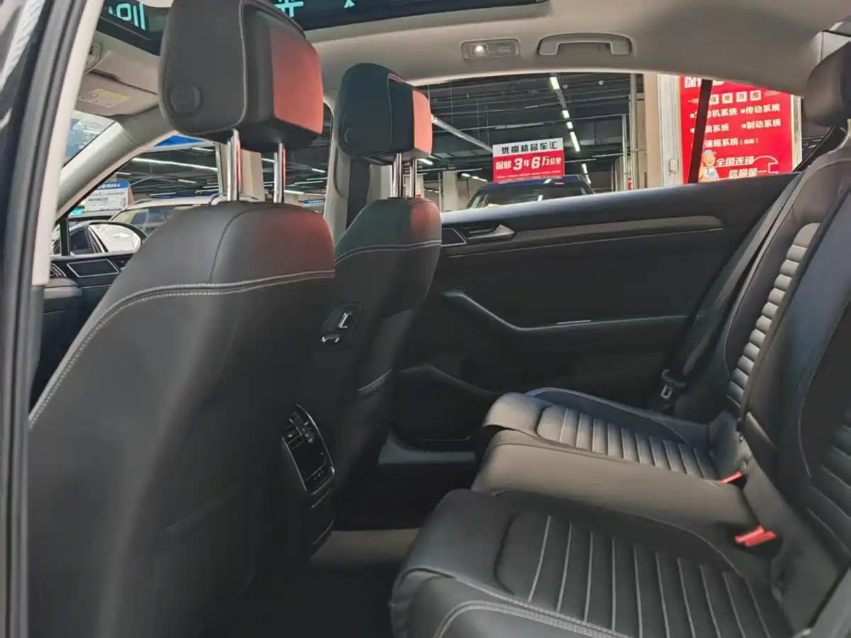 Volkswagen Magotan 2020 330TSI DSG Leading фото 6