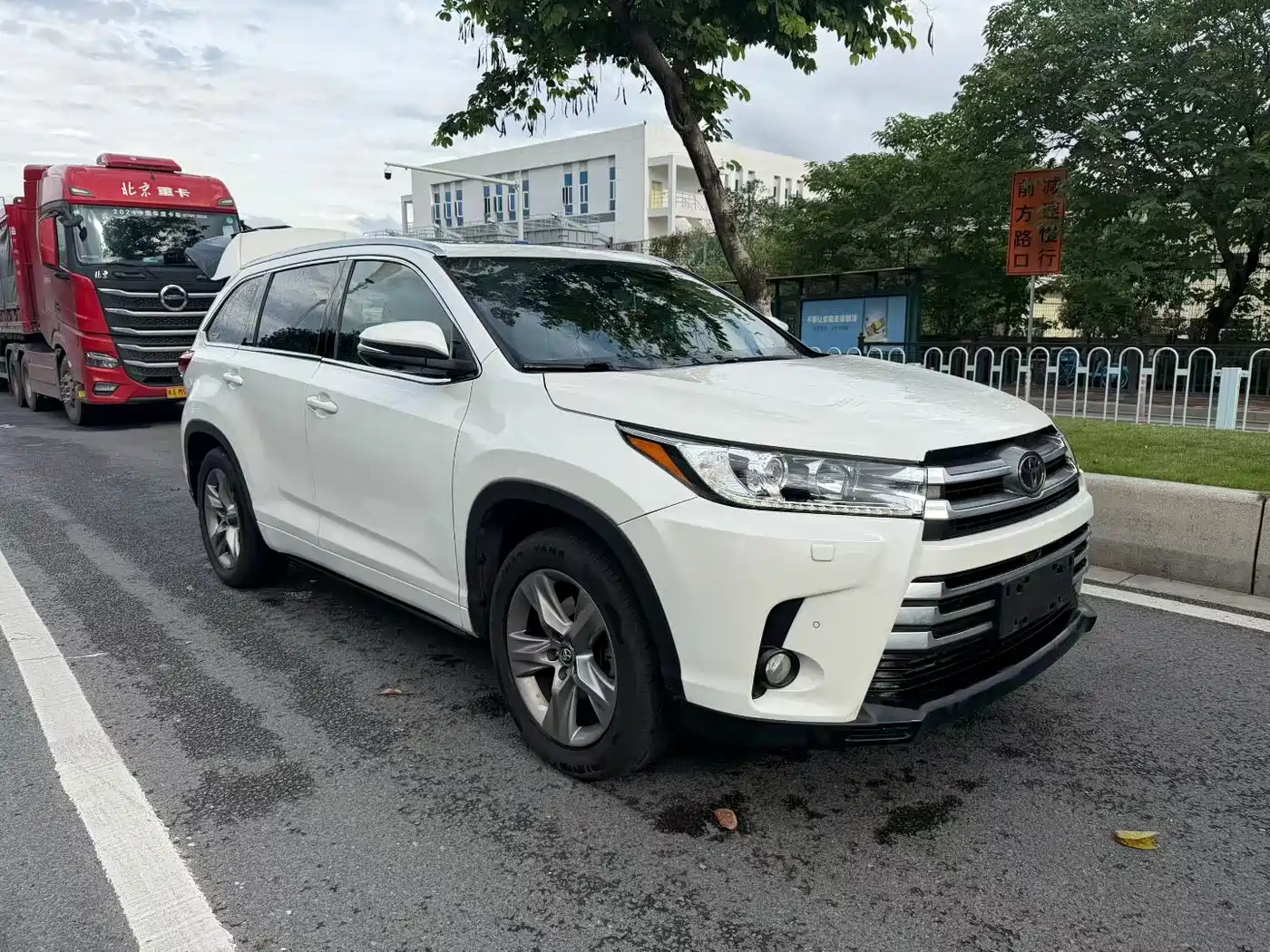Toyota Highlander 2018 2.0T 4WD Ultimate 7-seater (China V) фото 3