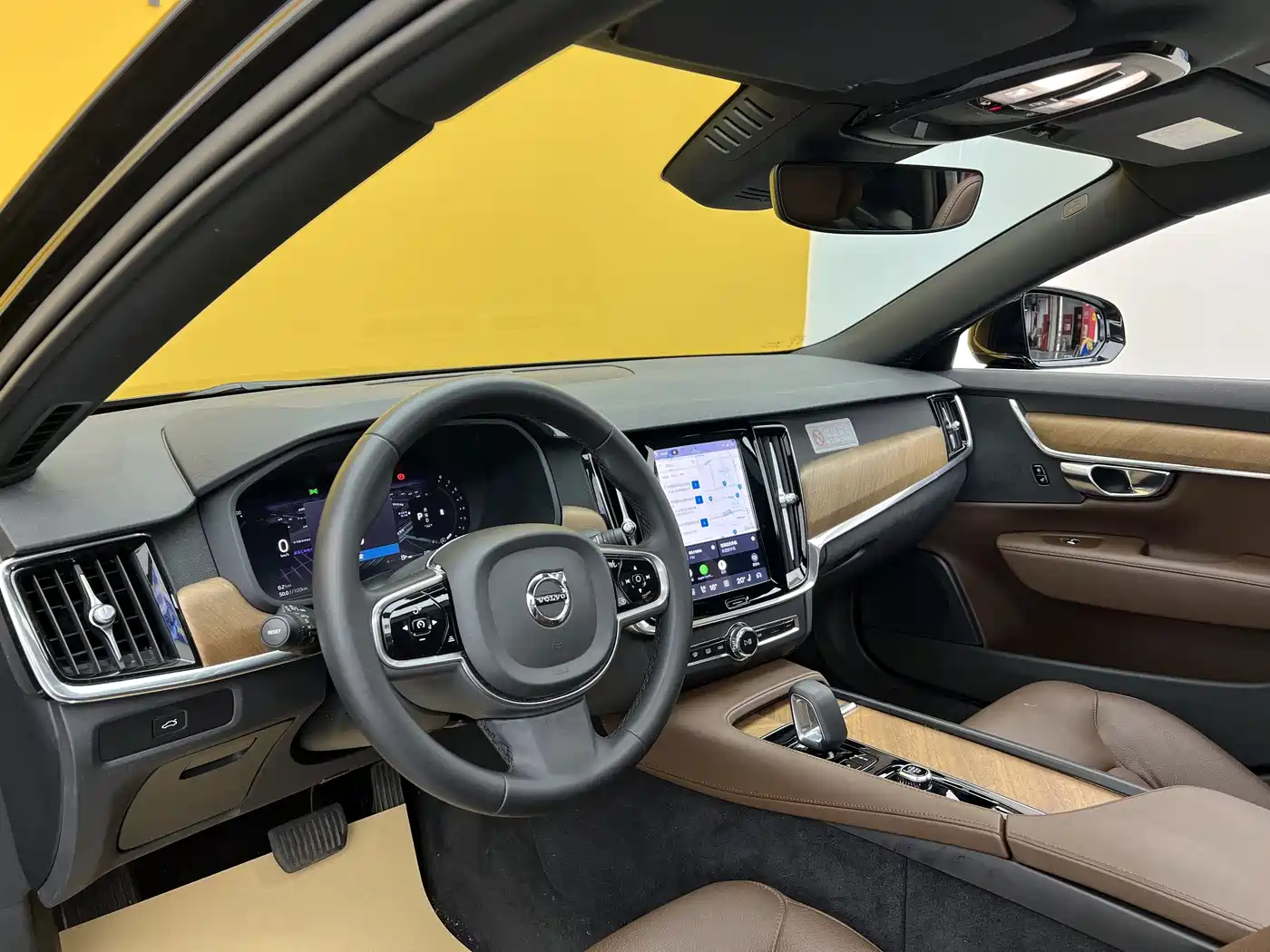 VOLVO S90