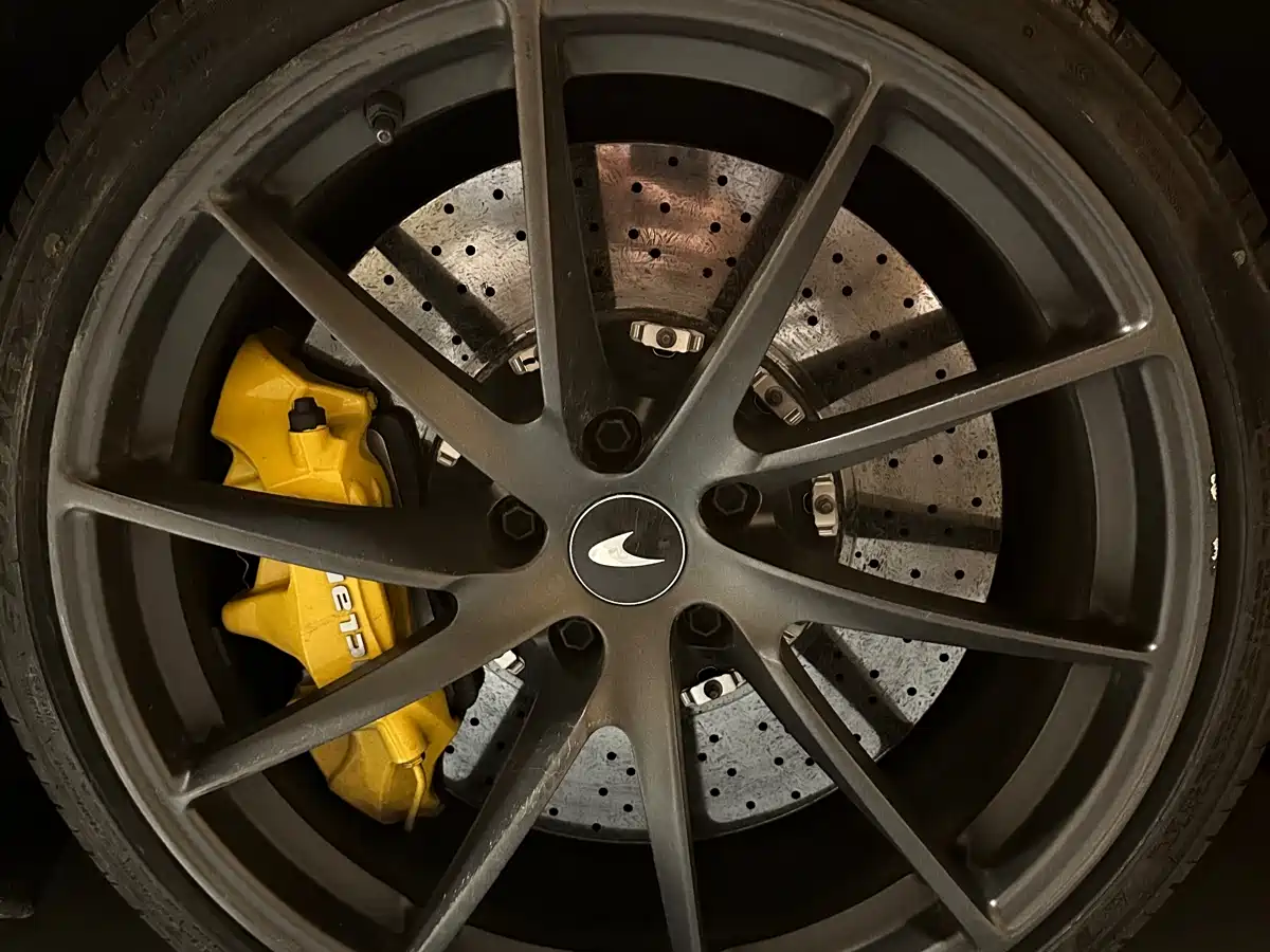 McLaren 720S 2019 4.0T Coupe фото 11
