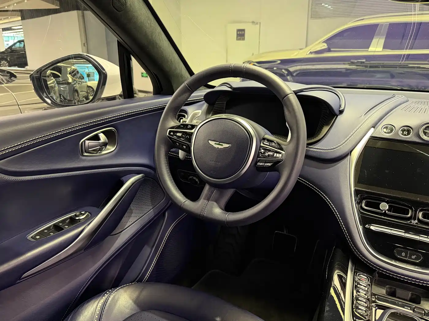 Aston Martin DBX 2021 4.0T V8 Flawless Flame фото 25