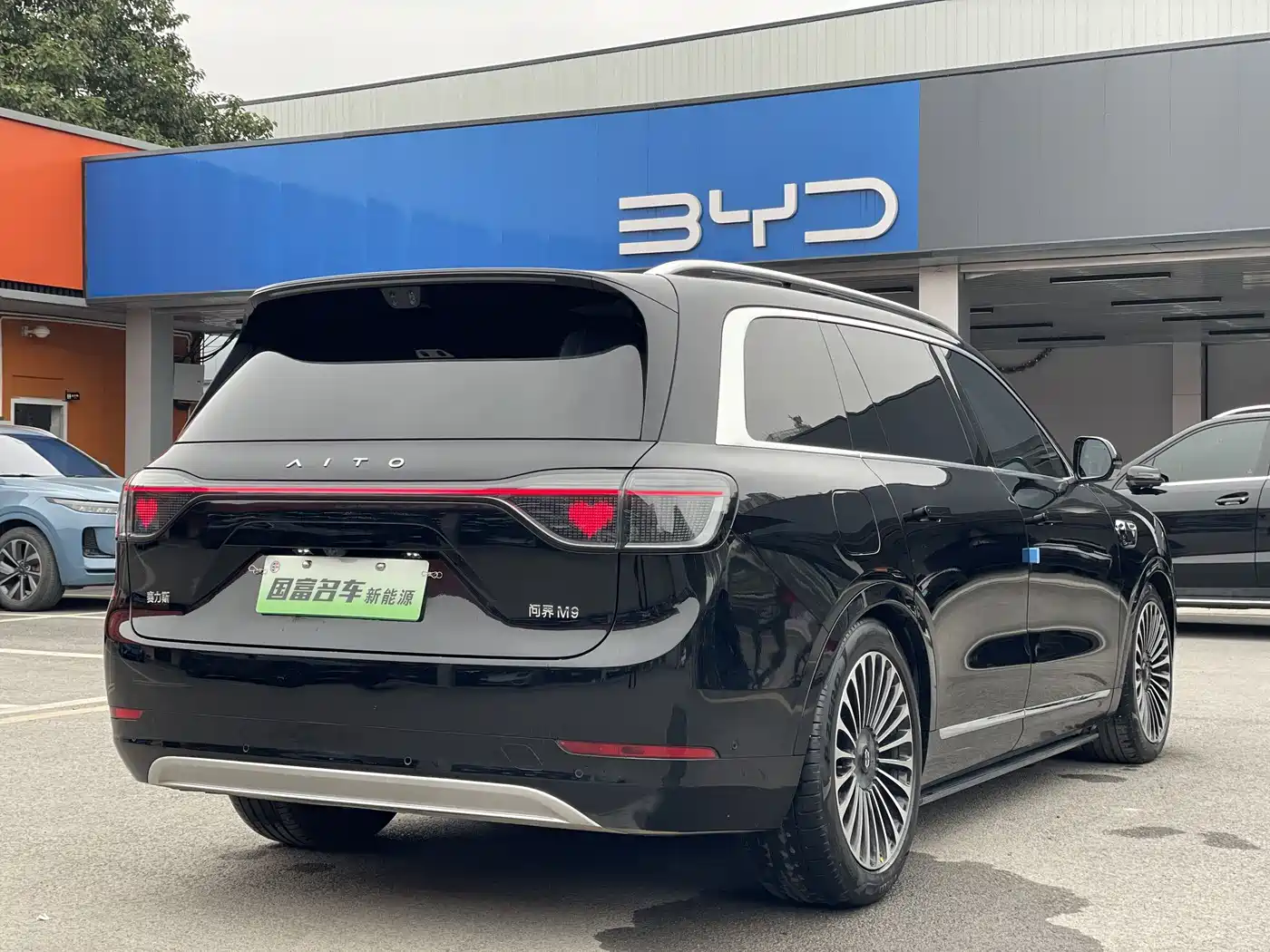 AITO Wenjie AITO M9 2025 Extended Range Ultra 52kWh 6-Seater фото 19