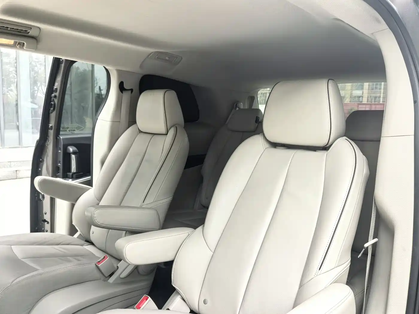 Buick GL8 2020 Model Land Business Class 652T Luxury фото 16