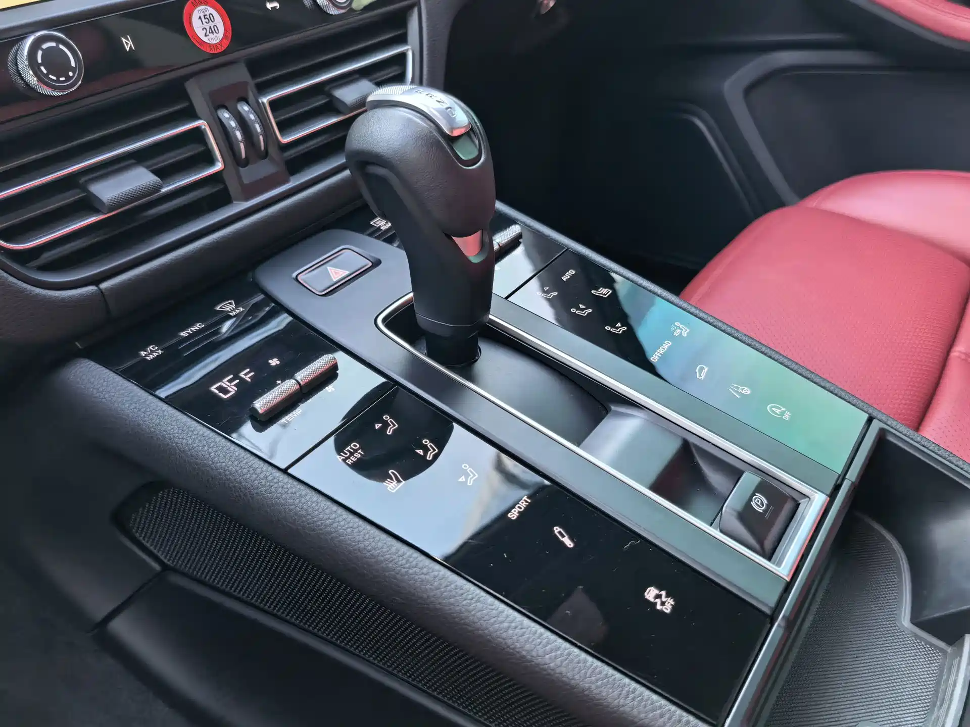 Фото 13 - Porsche Macan