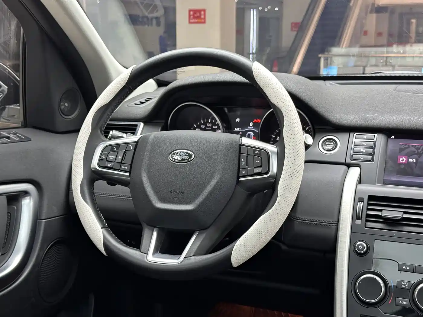 Land Rover Discovery Sport 2018 240PS SE Edition фото 16