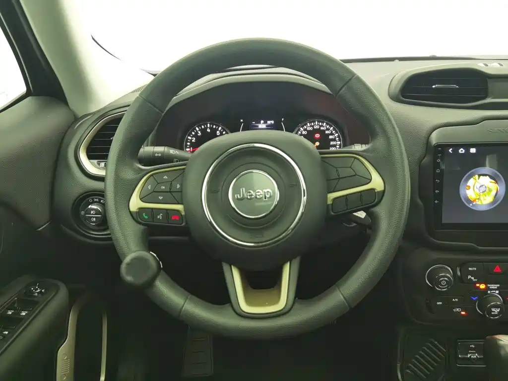 Jeep Renegade 2019 2018 Connected Large Screen Edition 180T Automatic High Energy