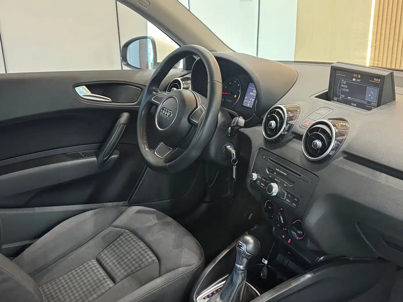 Audi A1 2015 2014 30 TFSI Fashion