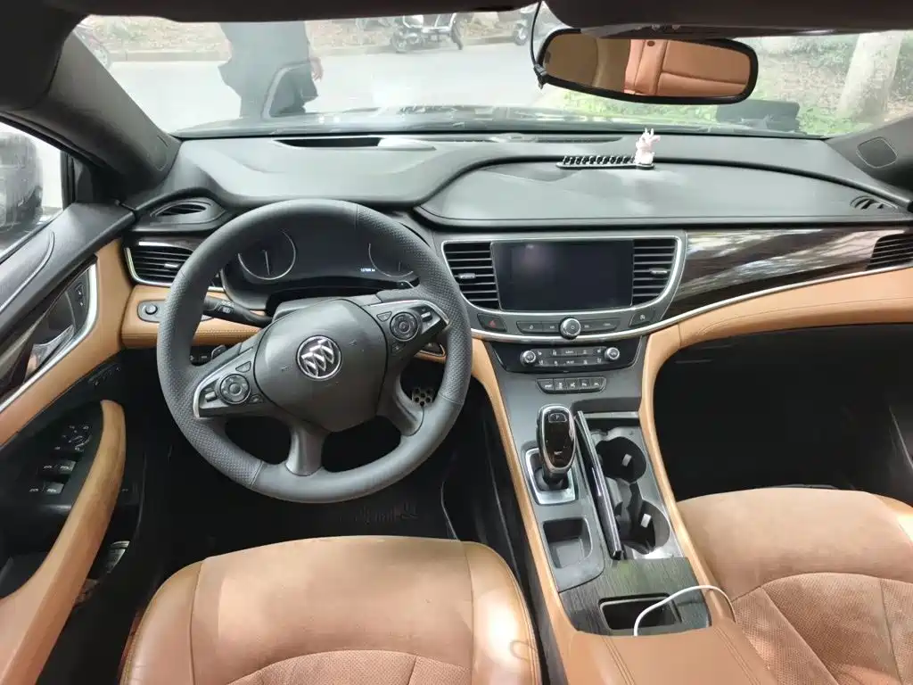 Фото 13 - Buick LaCrosse