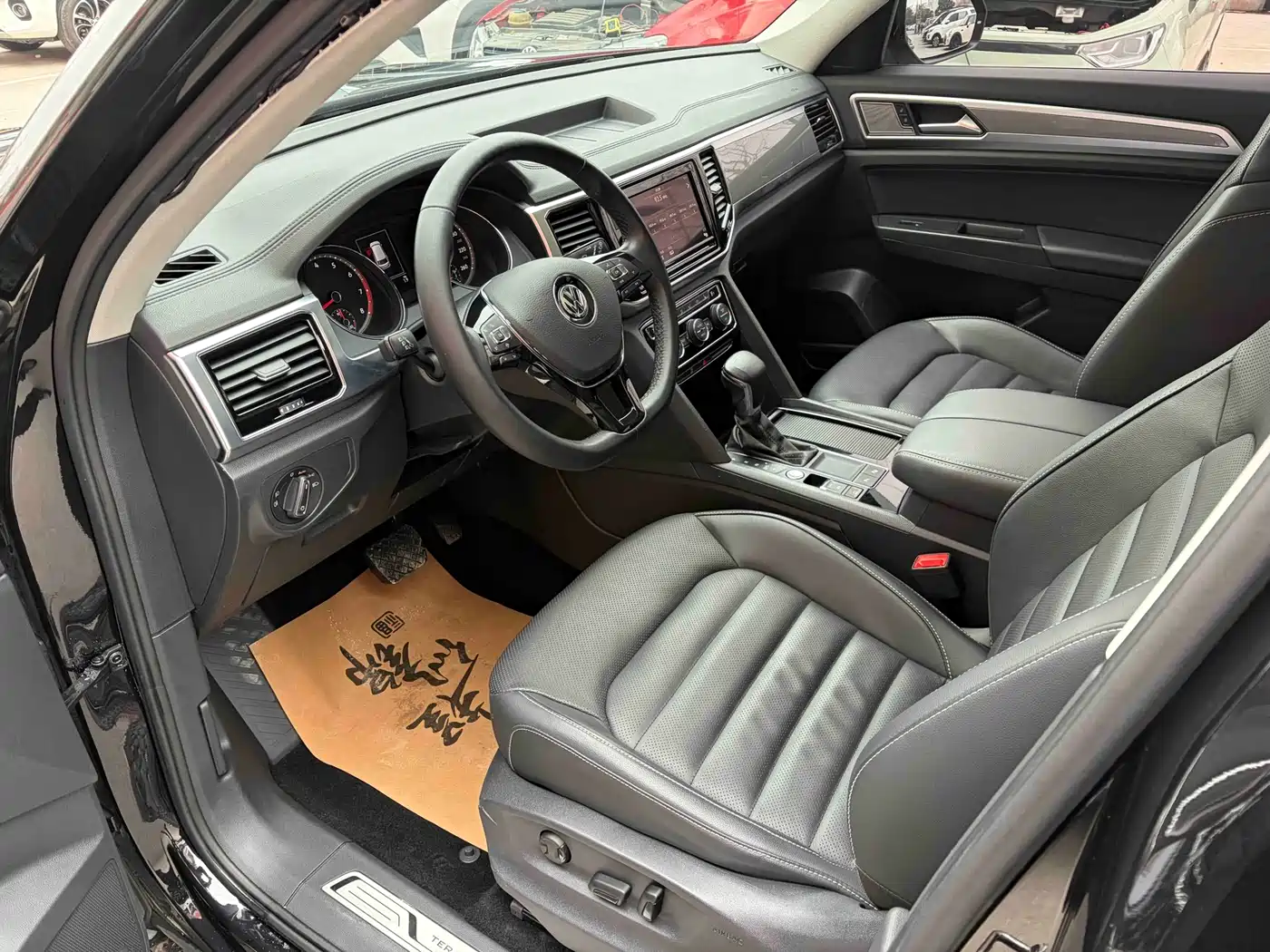 Volkswagen Teramont 2019 330TSI 2WD Luxury China VI фото 8